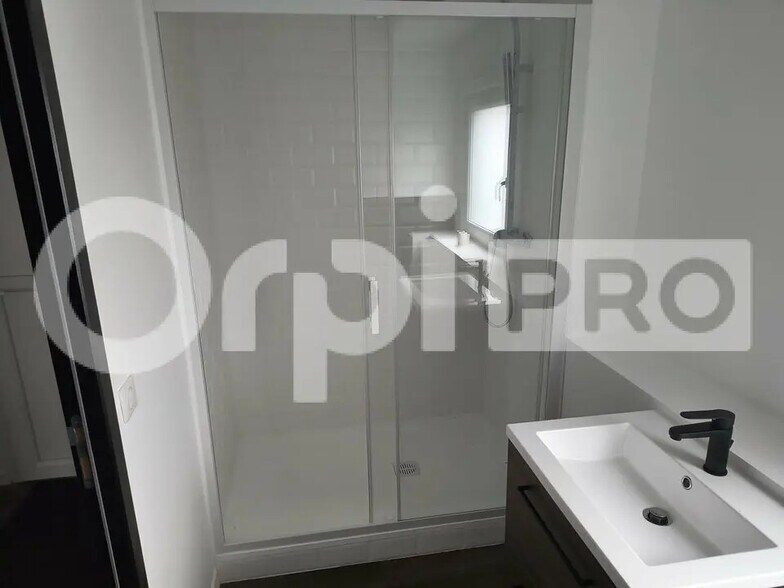 Local d'activités dans Cernay-lès-Reims à vendre - Photo intérieure – Image 2 sur 8