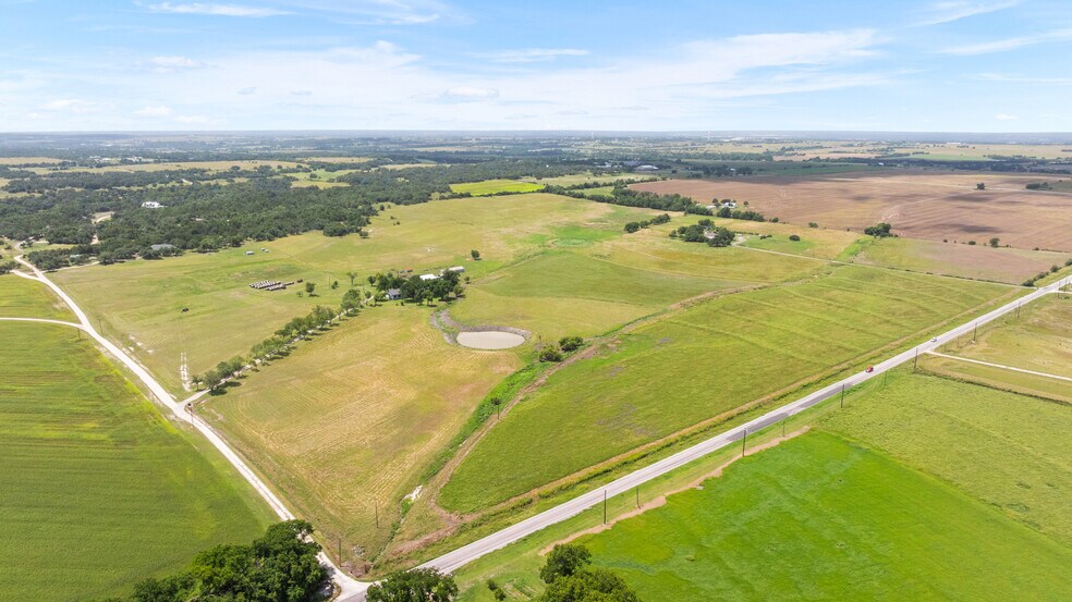 100 Rundberg Dr, Jarrell, TX à vendre - Photo de l’immeuble – Image 3 sur 11