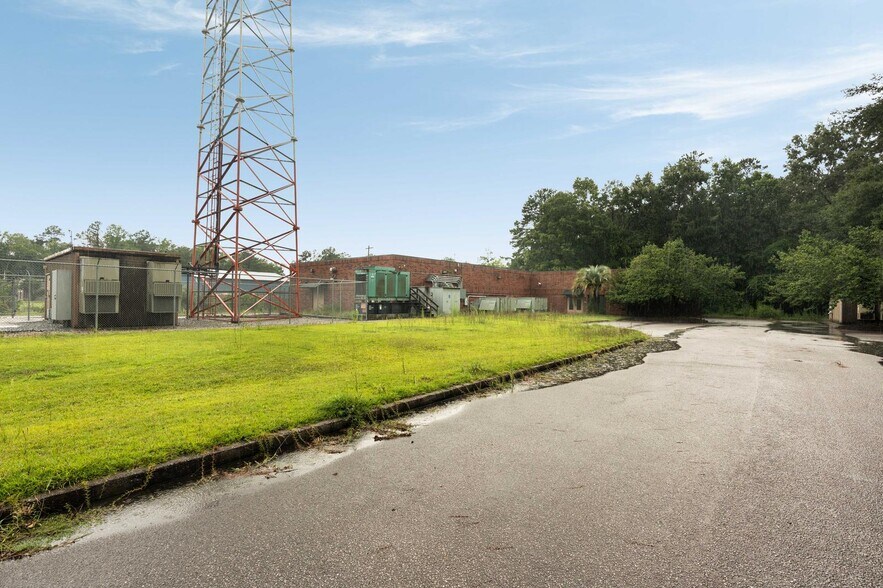 4920 Appian Way, North Charleston, SC à louer - Photo de l’immeuble – Image 3 sur 17