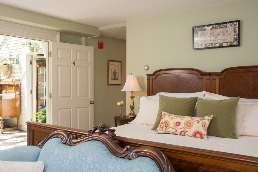 308 Old Main St, South Yarmouth, MA à vendre - Photo intérieure – Image 3 sur 10
