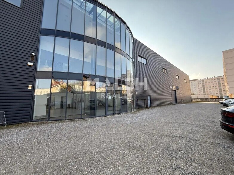 Bureau dans Villeurbanne à louer - Photo de l’immeuble – Image 1 sur 19