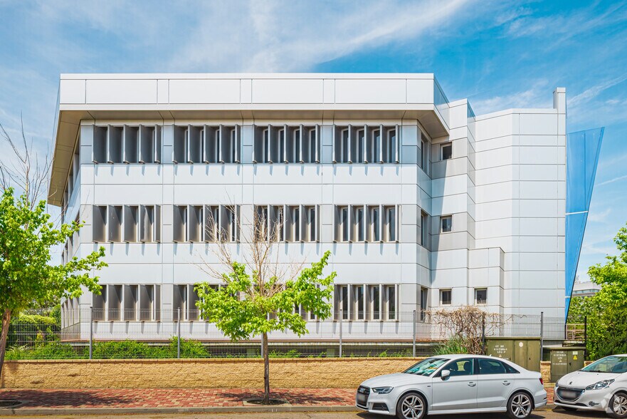 Bureau dans Leganés, Madrid à vendre - Photo principale – Image 1 sur 33