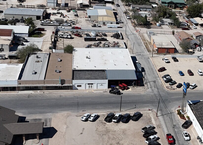 215 N Main Ave, Big Lake, TX à vendre - Photo principale – Image 1 sur 20