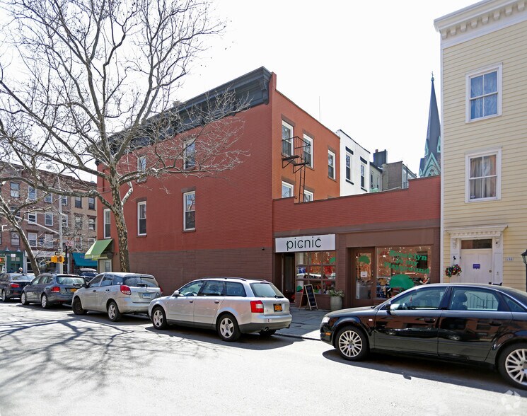 162 Court St, Brooklyn, NY à vendre - Photo de l’immeuble – Image 3 sur 8