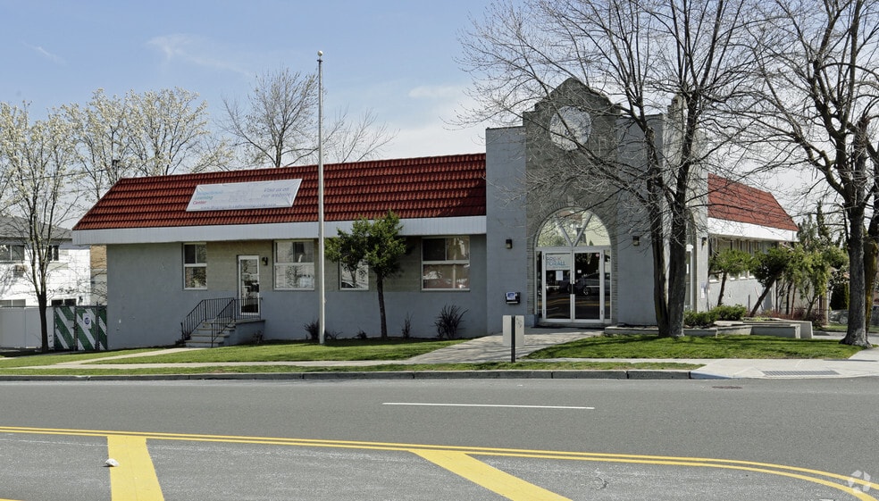 80 Woodrow Rd, Staten Island, NY à louer - Photo principale – Image 1 sur 23