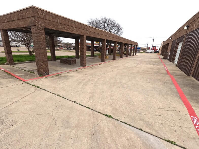 1505 Custer Rd, Plano, TX à vendre - Photo de l’immeuble – Image 3 sur 18