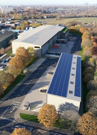 Plus de détails pour Castle Hl, Stockport - Industriel/Logistique à louer