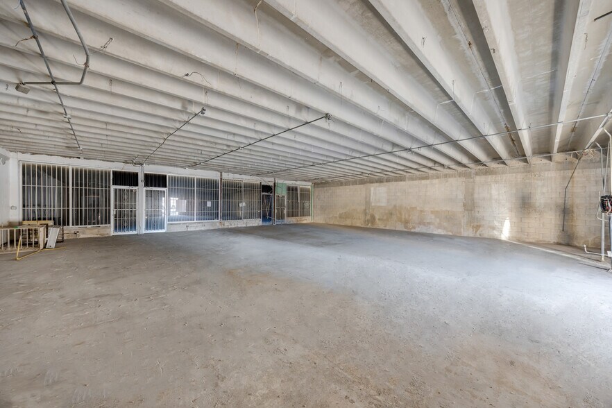 1554 W Flagler St, Miami, FL à louer - Photo de l’immeuble – Image 3 sur 32