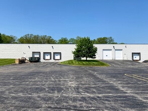6619 W Calumet Rd, Milwaukee, WI à louer Photo de l’immeuble– Image 2 sur 22