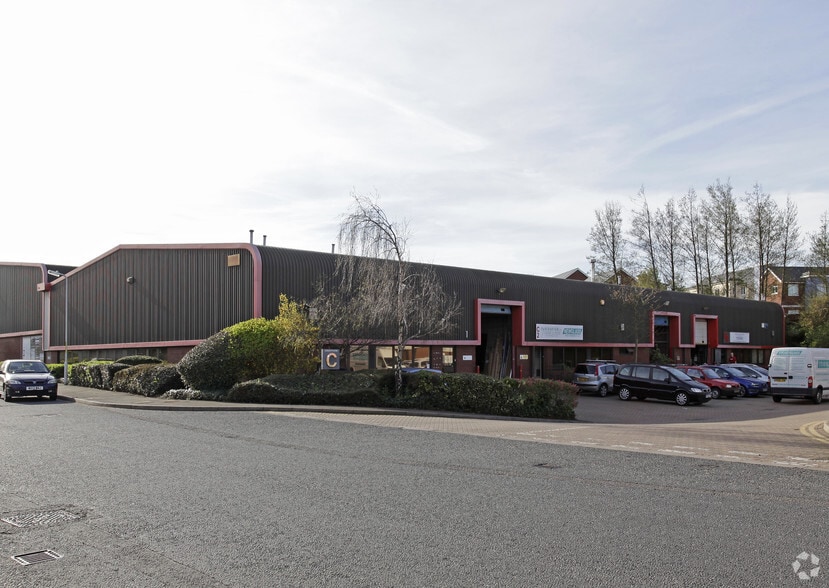 Springhead Rd, Northfleet à louer - Photo principale – Image 1 sur 3