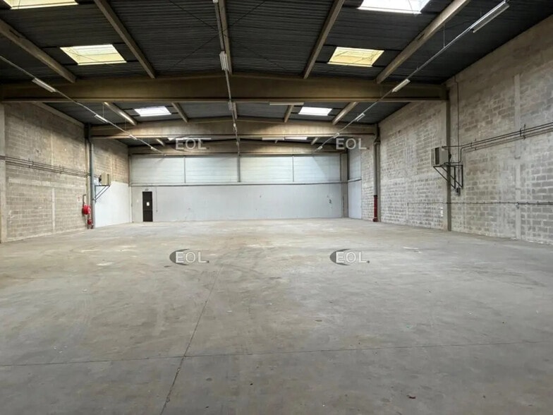 Industriel/Logistique dans L'HAY-LES-ROSES à louer - Photo intérieure – Image 2 sur 6