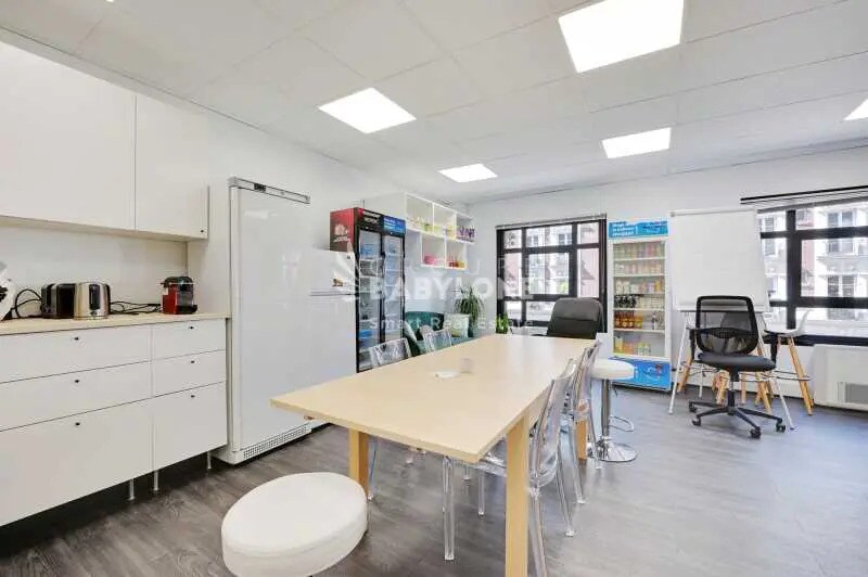 Bureau dans Clichy à louer - Photo de l’immeuble – Image 2 sur 10