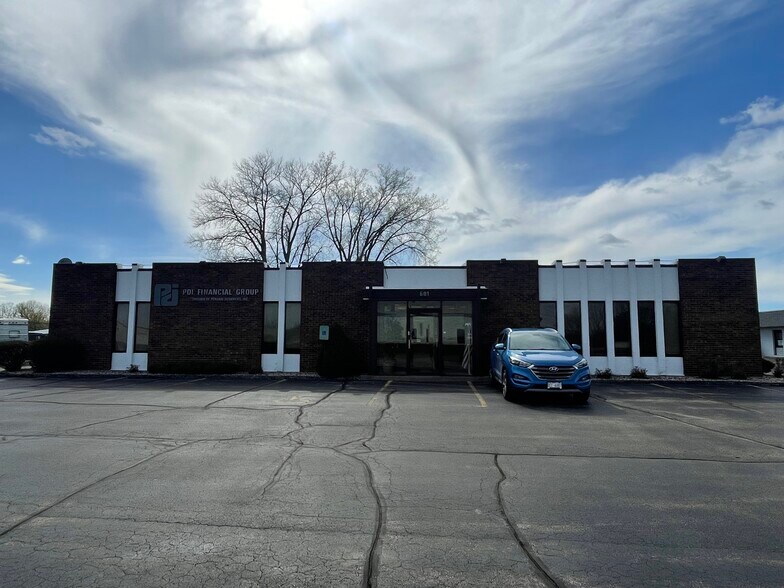 601 N Lynndale Dr, Appleton, WI à vendre - Photo principale – Image 1 sur 3