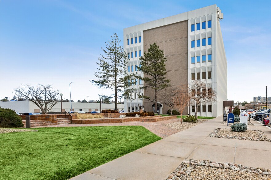6825 E Tennessee Ave, Denver, CO à louer - Photo de l’immeuble – Image 2 sur 5