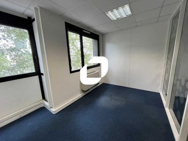 Bureau dans Lyon à louer - Photo de l’immeuble – Image 1 sur 11