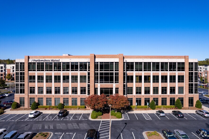 220 Leigh Farm Rd, Durham, NC à louer - Photo de l’immeuble – Image 3 sur 10