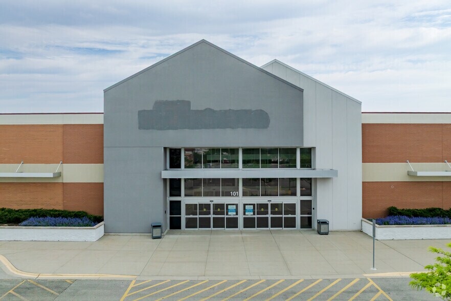 101-105 N Barrington Rd, Schaumburg, IL à vendre - Photo de l’immeuble – Image 3 sur 7