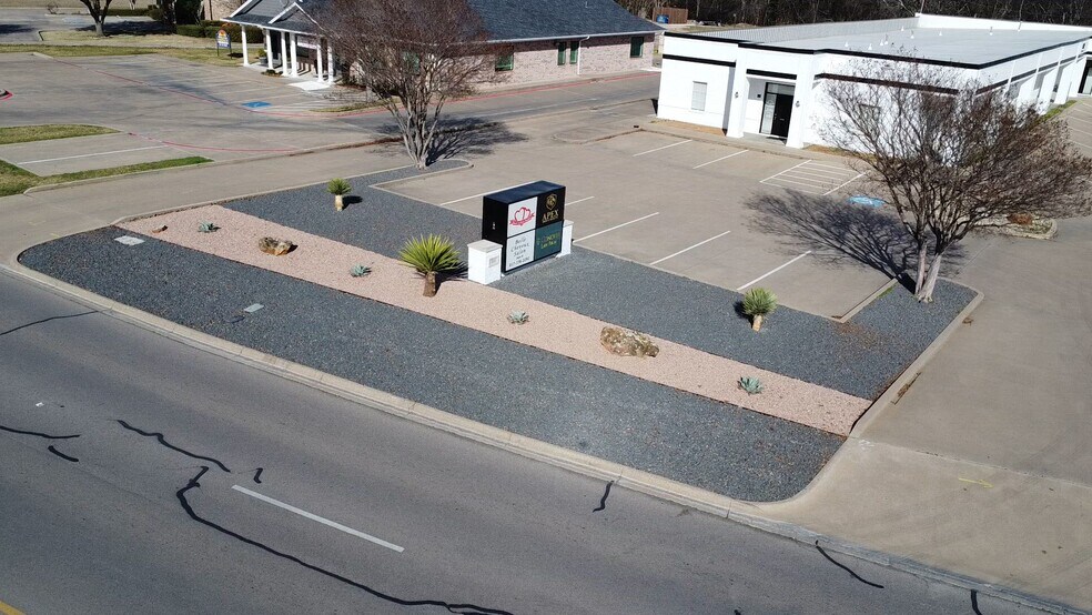 504 N Ridgeway Dr, Cleburne, TX à louer - Vidéo sur l’annonce professionnelle – Image 2 sur 10