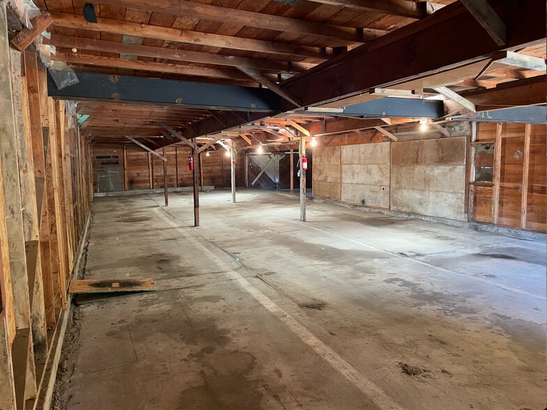 766 Scheer Ln, Oak Harbor, WA à louer - Photo de l’immeuble – Image 3 sur 6