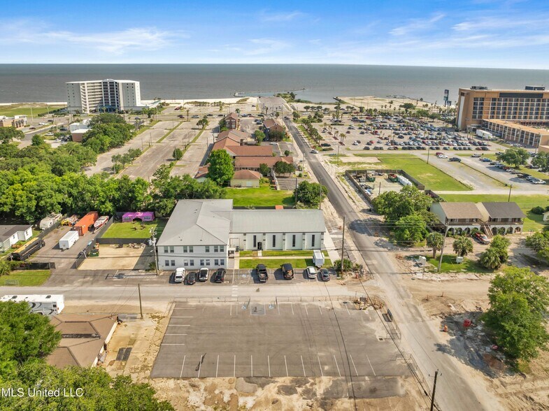156 Camellia St, Biloxi, MS à vendre - Photo de l’immeuble – Image 3 sur 95