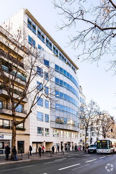 Bureau dans Paris à louer - Photo de l’immeuble – Image 3 sur 3