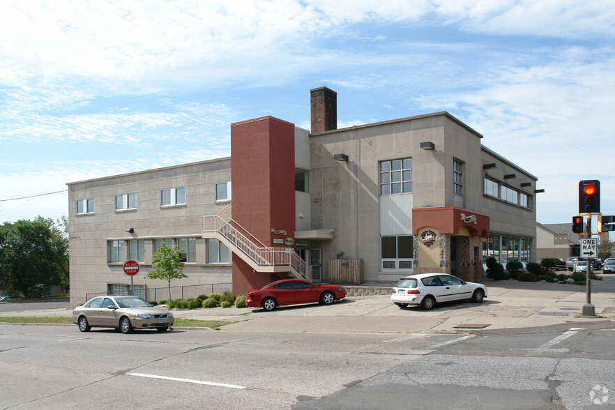 1330 E Superior St, Duluth, MN à louer - Photo de l’immeuble – Image 1 sur 3