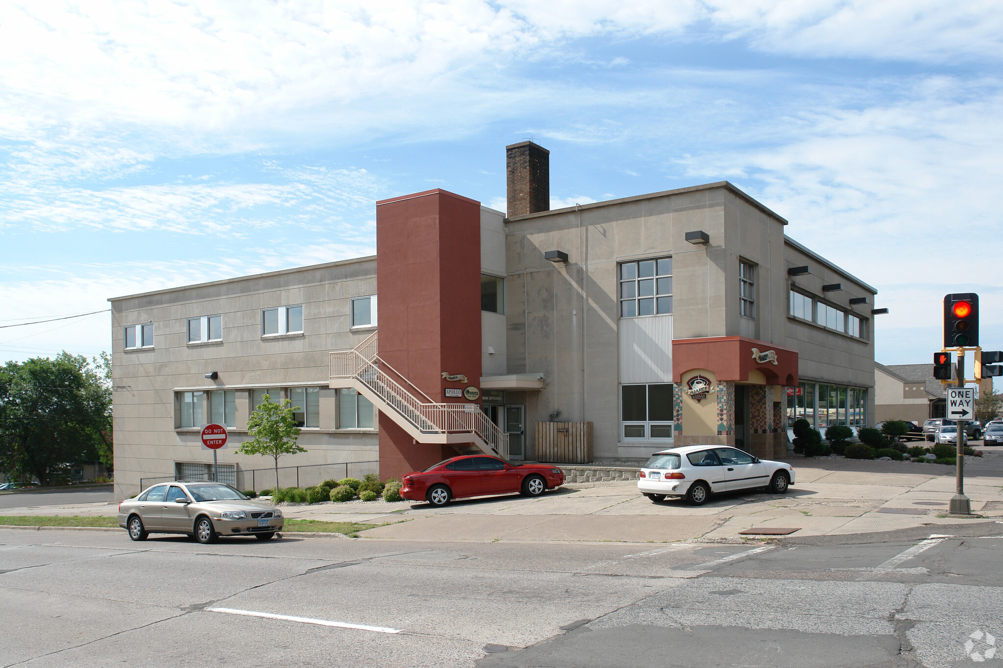 1330 E Superior St, Duluth, MN à louer Photo de l’immeuble– Image 1 sur 4