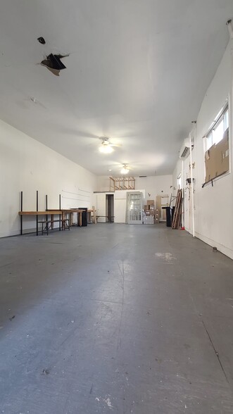 740 Chauncey St, Brooklyn, NY à louer - Photo de l’immeuble – Image 3 sur 4