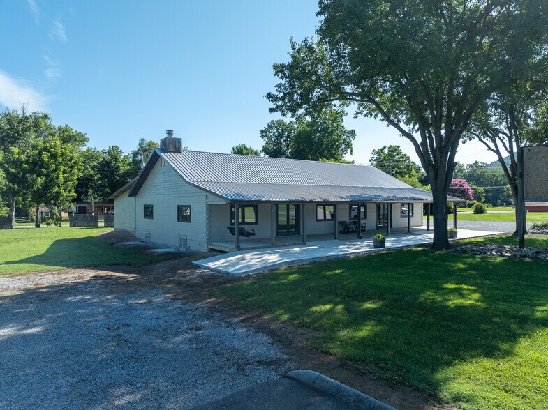 8123 E Lamar Alexander Pky, Townsend, TN à vendre - Photo de l’immeuble – Image 2 sur 58