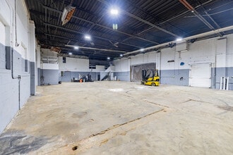 6773 E Davison St, Detroit, MI à louer Photo intérieure– Image 2 sur 6