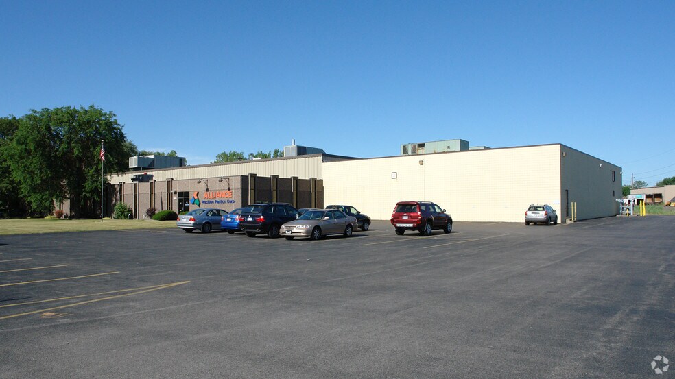 595 Trabold Rd, Rochester, NY à louer - Photo de l’immeuble – Image 3 sur 15