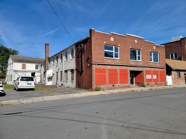 23 Market St, Ellenville, NY à vendre - Photo de l’immeuble – Image 2 sur 7