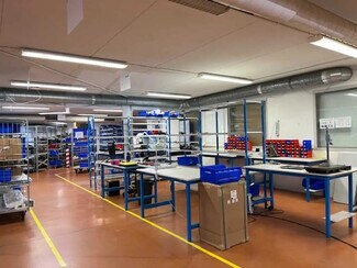 Plus de détails pour Bureau, Local d'activités à louer