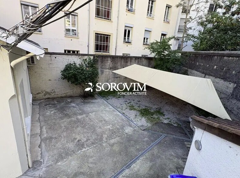 Bureau dans Lyon à louer Photo principale– Image 1 sur 13