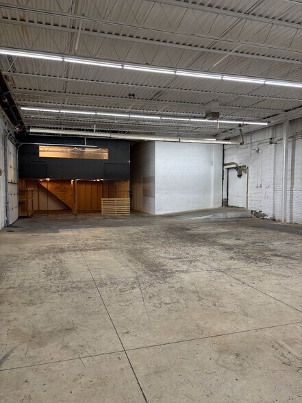 2285 Scranton Rd, Cleveland, OH à louer - Photo intérieure – Image 3 sur 3