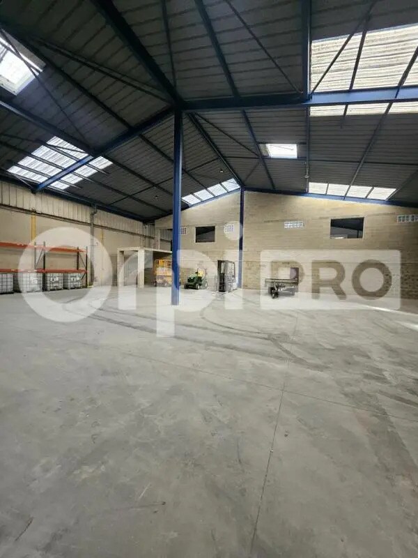 Plus de détails pour Local d'activités à louer