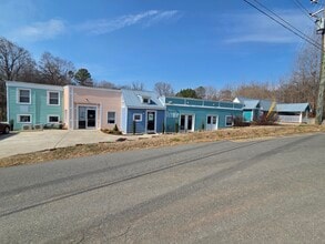 136 Fayetteville St, Pittsboro, NC à louer Photo de l’immeuble– Image 1 sur 12