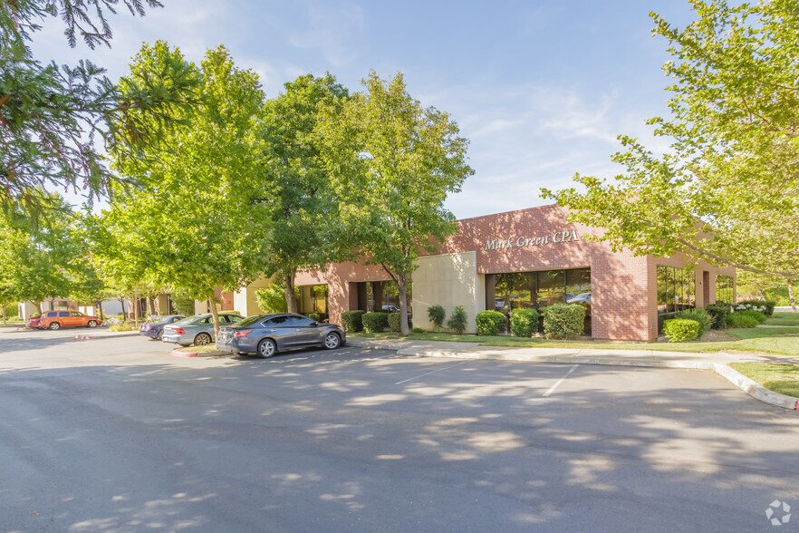 2360 E Bidwell St, Folsom, CA à louer - Photo de l’immeuble – Image 3 sur 9