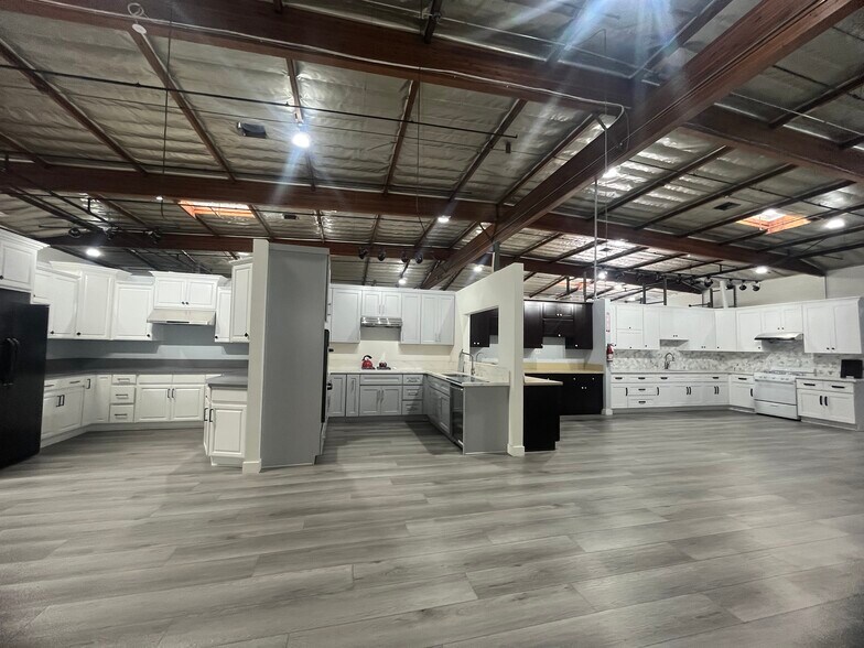 938-940 S Vail Ave, Montebello, CA à louer - Photo de l’immeuble – Image 3 sur 13