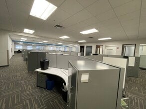 200 Carillon Pkwy, Saint Petersburg, FL à louer Photo intérieure– Image 1 sur 5