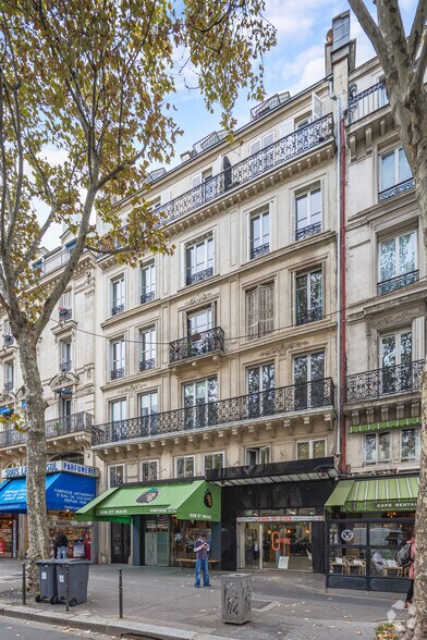 77 Boulevard De Sébastopol, Paris à louer - Photo de l’immeuble – Image 1 sur 9