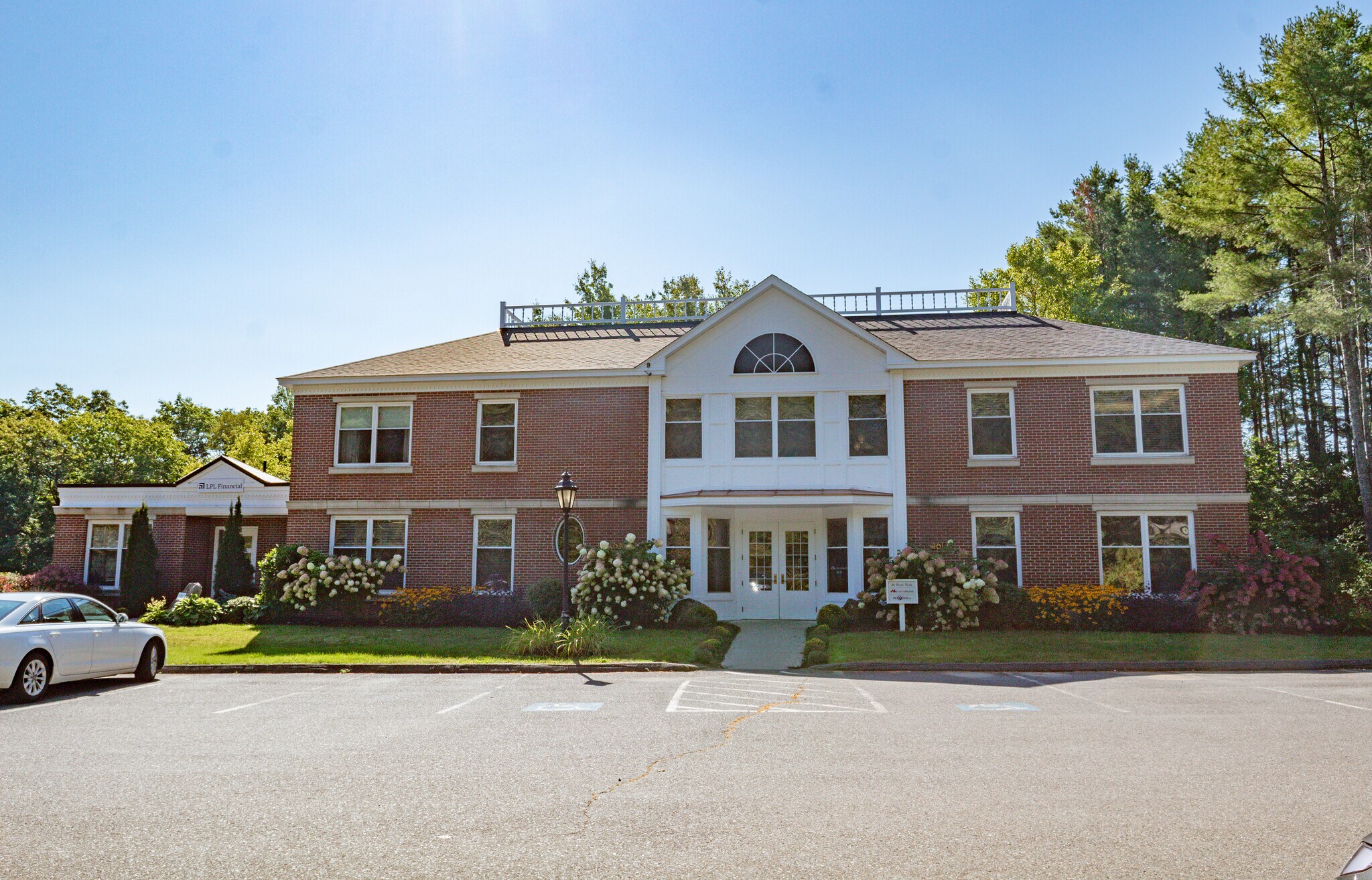 46 First Park Dr, Oakland, ME à vendre Photo de l’immeuble– Image 1 sur 10