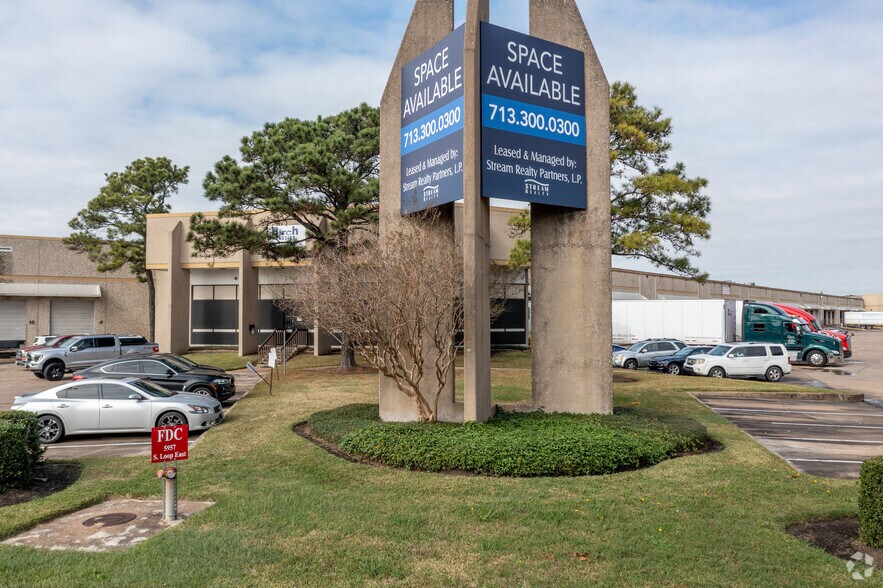5957-5973 S Loop Fwy E, Houston, TX à louer - Photo de l’immeuble – Image 3 sur 6