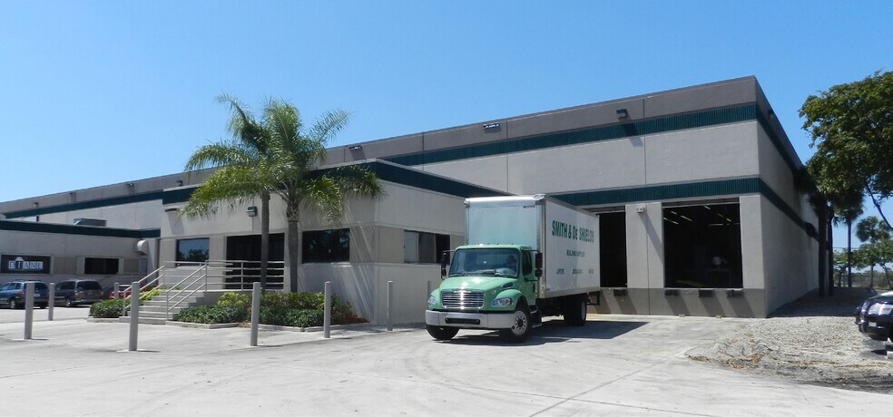 1600-1614 NW 23rd Ave, Fort Lauderdale, FL à louer - Photo de l’immeuble – Image 3 sur 3