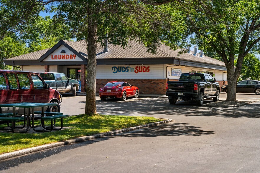 2 Iconic Bozeman Businesses portefeuille de 2 biens à vendre sur LoopNet.fr - Photo de l’immeuble – Image 2 sur 128