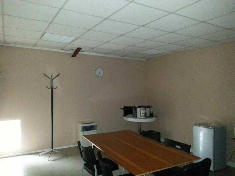 Bureau dans Feyzin à louer - Photo de l’immeuble – Image 2 sur 3
