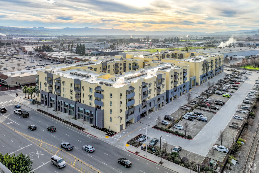 200 E 10th St, Gilroy, CA à louer - Aérien – Image 3 sur 16