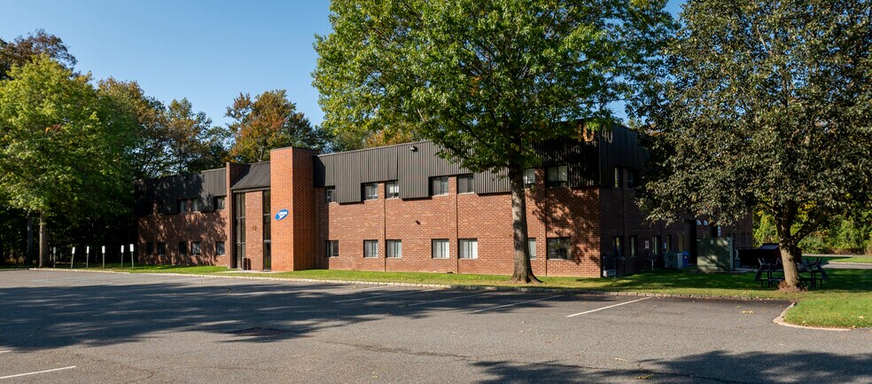 40 Ramland Rd, Orangeburg, NY à louer - Photo de l’immeuble – Image 2 sur 2