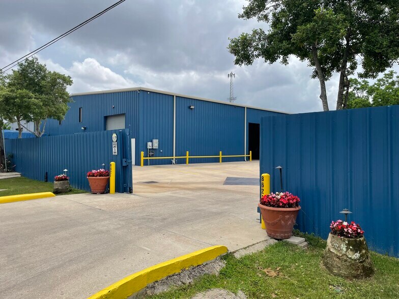 8621 Pagewood Ln, Houston, TX à vendre - Photo de l’immeuble – Image 2 sur 17