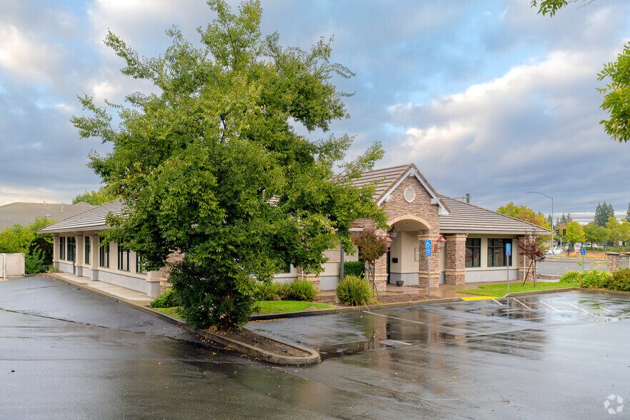 6806 Fallsbrook Ct, Granite Bay, CA à vendre - Photo de l’immeuble – Image 3 sur 3